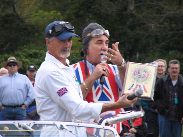 Robert receiving his 1st prize Concourse plaque