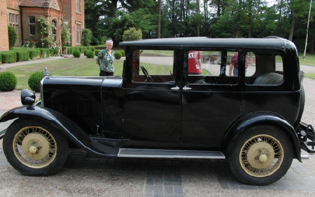 1931 Ten saloon.jpg