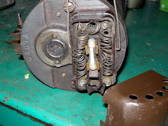 1933 Lucas E418 Dynamo Field Fuse Assembly.jpg