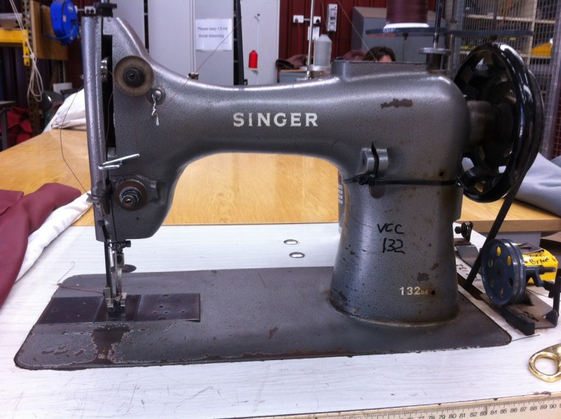singer sewing machine.JPG