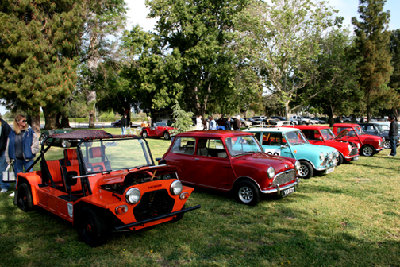Found this photo on a Blog for the Mini Owner's Club of America - Los Angeles.  We all know that no one will be interested in any other marque if the Singers show up!